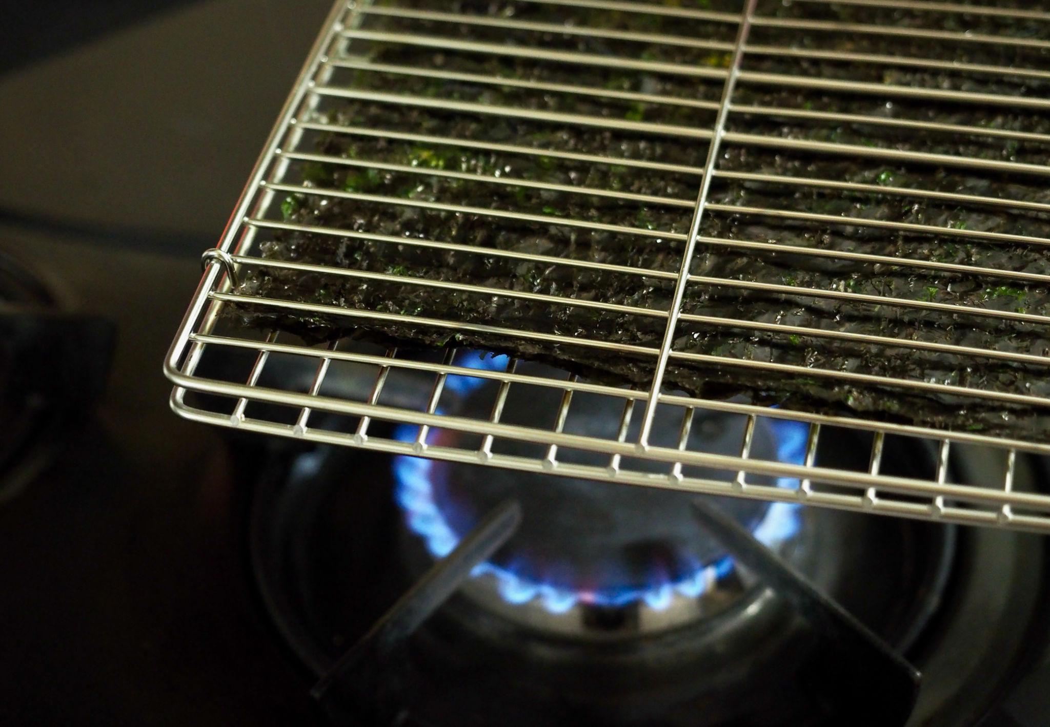 K-FOOD Story 1-1 : Common Ways to Roast Korean Seaweed (Gim)